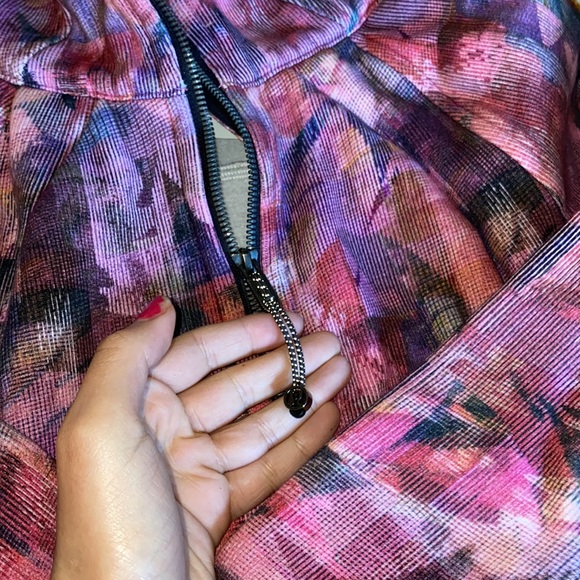 Lululemon jacket - Picture 3 of 9